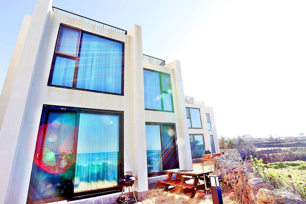 Coveted Palms Village Pension Jeju by Eksteriør bilde