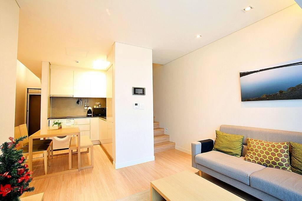 Coveted Palms Village Pension Jeju by Eksteriør bilde